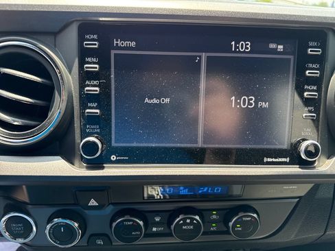 Used 2022 Toyota Tacoma TRD Off-Road AWD/4WD image 21
