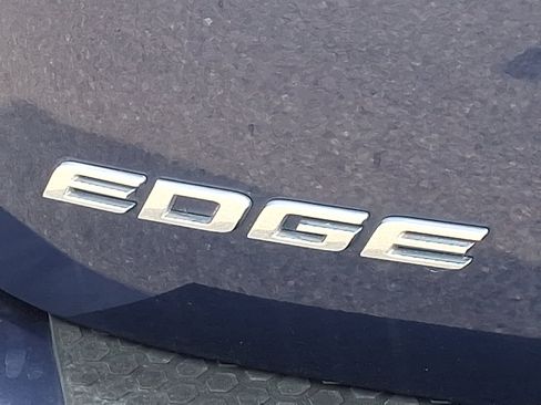 Used 2016 Ford Edge Titanium w/ Technology Package AWD/4WD image 30