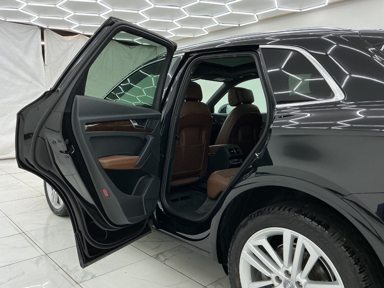 Used 2020 Audi Q5 2.0T Premium Plus w/ Premium Plus Package AWD/4WD image 22
