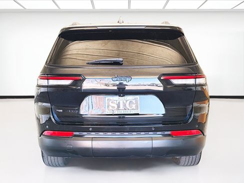 Used 2022 Jeep Grand Cherokee L Laredo AWD/4WD image 5