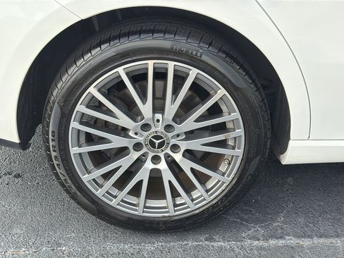 Used 2025 Mercedes-Benz CLA 250 4MATIC image 34