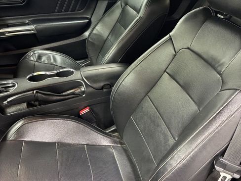 Used 2017 Ford Mustang Premium image 11