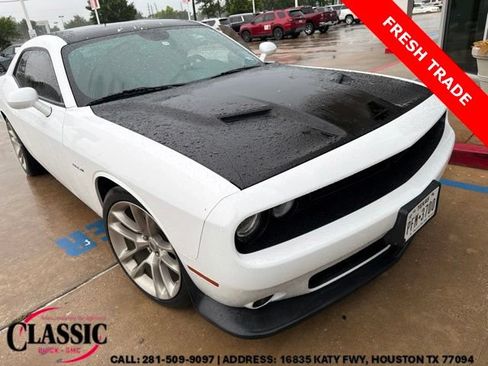 Used 2020 Dodge Challenger R/T RWD image 1