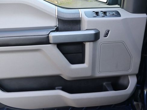 Used 2017 Ford F150 XLT image 19