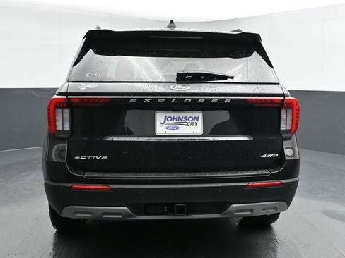 New 2026 Ford Explorer Active w/ Active Comfort Package image 10
