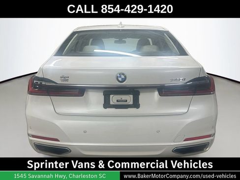 Used 2021 BMW 740i w/ Premium Package RWD image 10