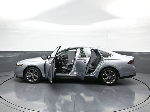 Used 2023 Honda Accord EX-L image 42