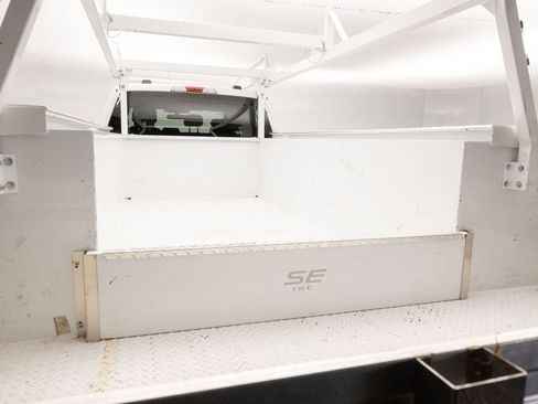 Used 2024 Ford F550 2WD Crew Cab Super Duty w/ XLT Value Package image 19