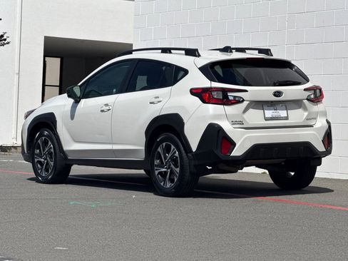 Used 2024 Subaru Crosstrek 2.0i Premium image 3