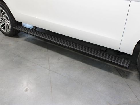 New 2025 Lincoln Navigator L Reserve image 12