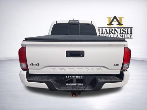 Used 2016 Toyota Tacoma SR w/ Towing Package AWD/4WD image 6