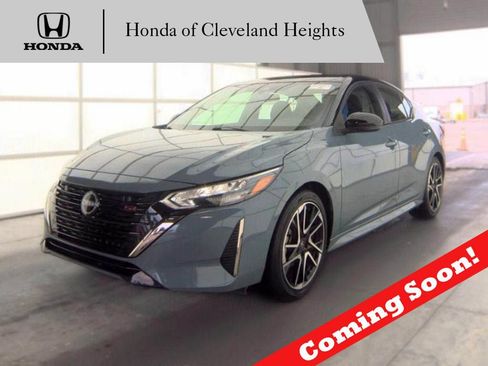 Used 2024 Nissan Sentra SR FWD image 1