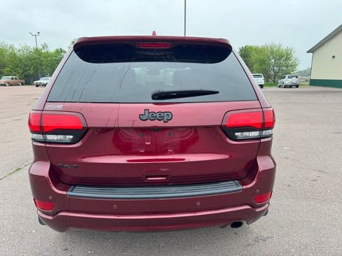Used 2022 Jeep Grand Cherokee Laredo X AWD/4WD image 16