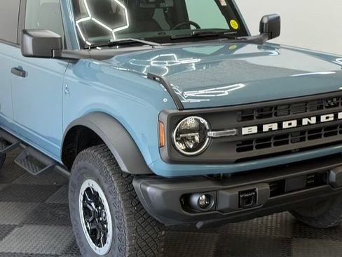 Used 2023 Ford Bronco Black Diamond w/ Sasquatch Package AWD/4WD image 3