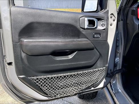 Used 2021 Jeep Gladiator Rubicon AWD/4WD image 17