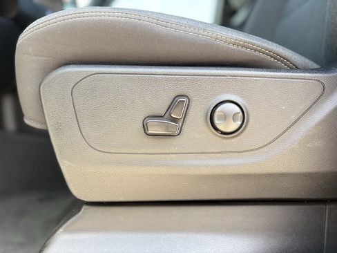 Used 2024 RAM 1500 Big Horn RWD image 13