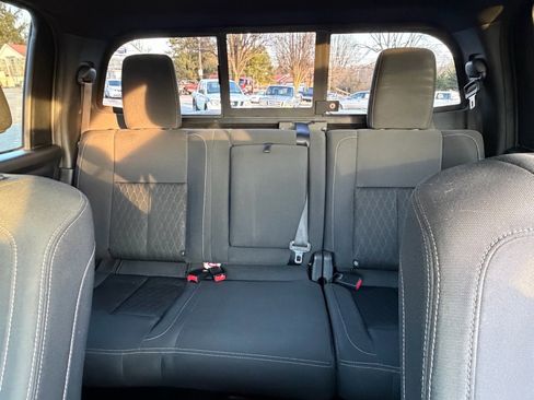 Used 2018 Nissan Titan SV w/ SV Convenience Package image 20