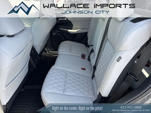 Used 2024 Mitsubishi Outlander SEL AWD/4WD image 35
