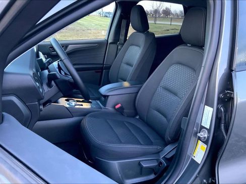 New 2026 Ford Escape Active w/ Cold Weather Package FWD image 9
