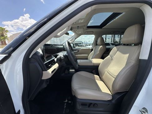 Used 2025 INFINITI QX80 Pure RWD image 10
