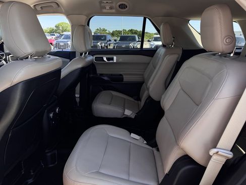 Used 2020 Ford Explorer XLT w/ Equipment Group 202A image 29
