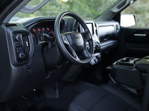 Used 2025 Chevrolet Silverado 1500 Custom Trail Boss w/ Turbomax Blackout Package AWD/4WD image 9