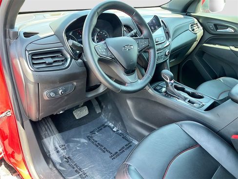 Used 2024 Chevrolet Equinox RS w/ RS Leather Package image 9