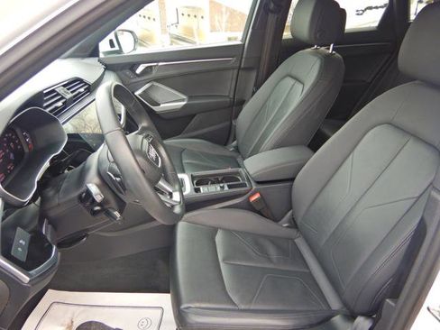 Used 2025 Audi Q3 2.0T Premium image 12