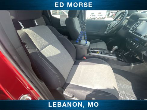Used 2022 Toyota Tacoma TRD Off-Road AWD/4WD image 25