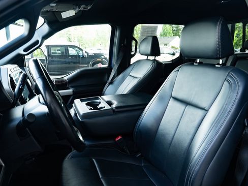 Used 2022 Ford F350 Lariat w/ Chrome Package image 18