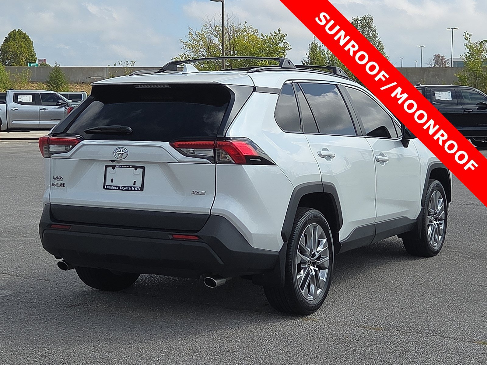 Used 2023 Toyota RAV4 XLE Premium FWD image 5