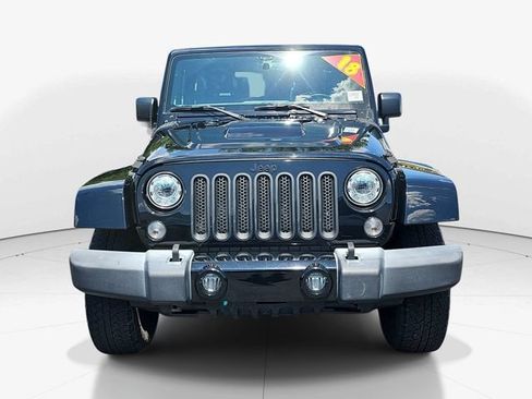 Used 2018 Jeep Wrangler Sahara AWD/4WD image 10