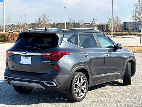 Used 2021 Kia Seltos SX w/ SX Sunroof Package image 19