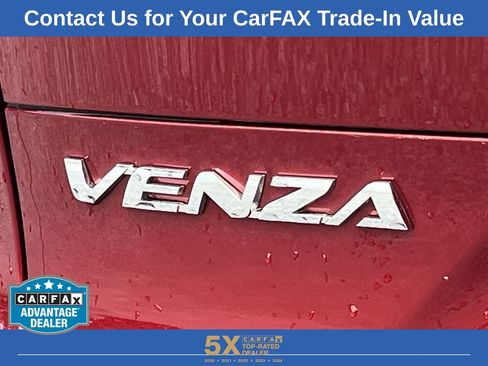 Used 2023 Toyota Venza XLE image 28