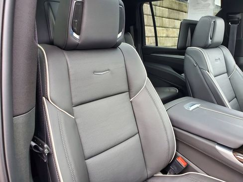 Used 2025 Cadillac Escalade ESV Premium Luxury w/ Touring Package AWD/4WD image 37