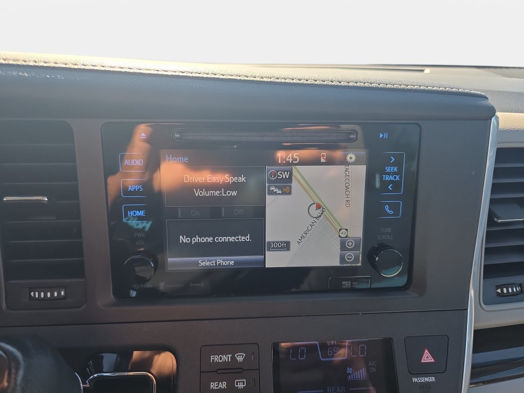 Used 2017 Toyota Sienna XLE Premium w/ Protection Package FWD image 22