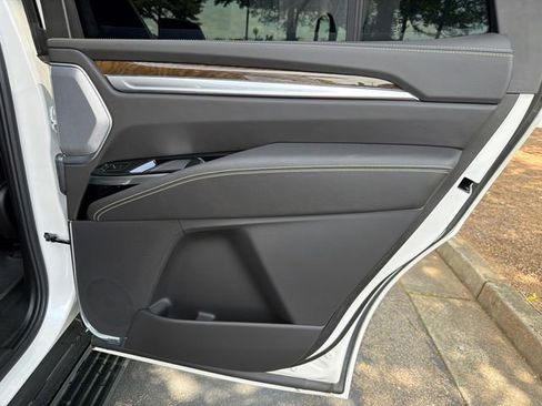Certified 2025 Cadillac Escalade Sport Platinum w/ LPO, Floor Liner Package AWD/4WD image 16