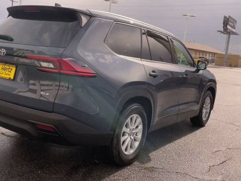 Used 2026 Toyota Grand Highlander AWD image 9