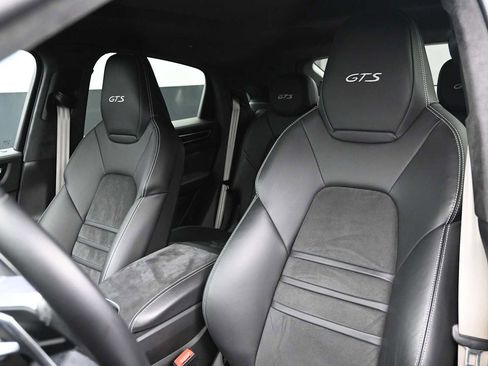 Certified 2023 Porsche Cayenne GTS AWD/4WD image 5
