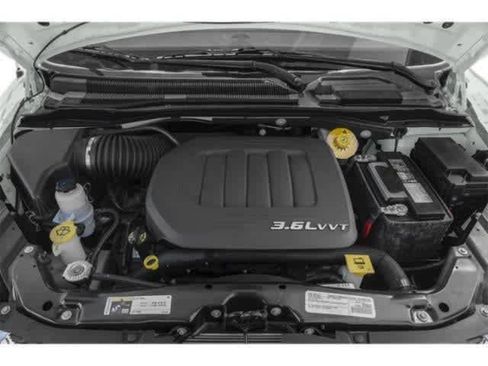 Used 2020 Dodge Grand Caravan SXT image 13