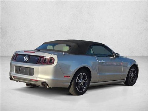 Used 2014 Ford Mustang Premium image 5