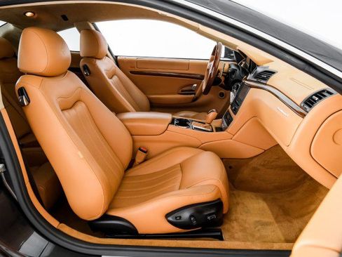 Used 2011 Maserati GranTurismo S RWD image 30