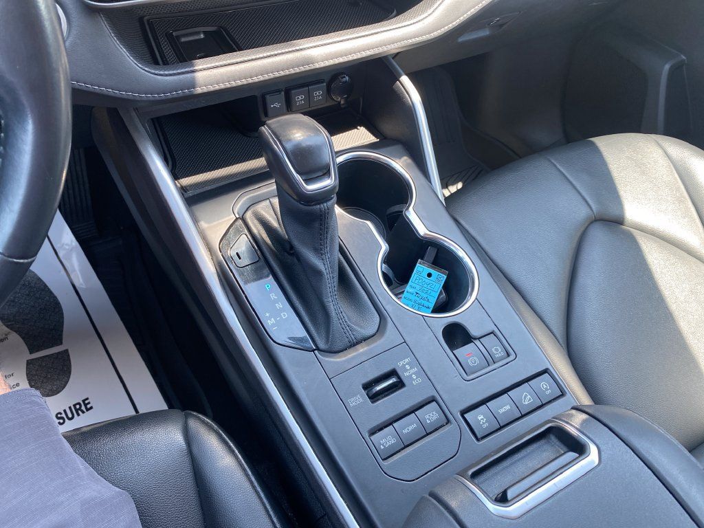 Used 2021 Toyota Highlander XLE AWD/4WD image 66