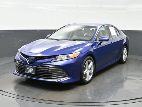 Used 2018 Toyota Camry XLE w/ Four Season Floor Mat Package FWD image 1