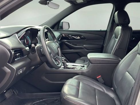 Used 2023 Chevrolet Traverse RS FWD image 17