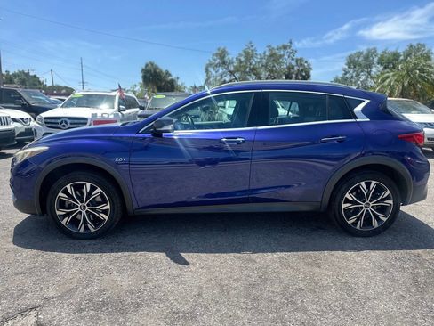 Used 2017 INFINITI QX30 AWD image 4