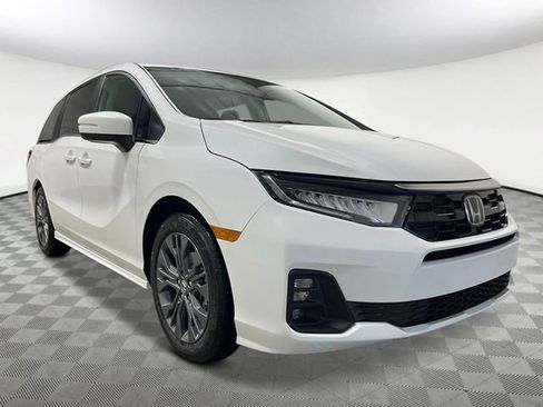 New 2026 Honda Odyssey Touring image 9