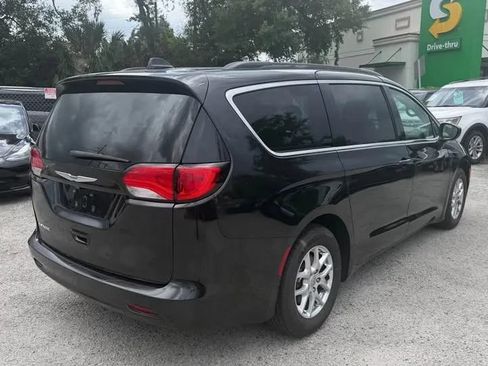 Used 2020 Chrysler Voyager Lxi FWD image 18