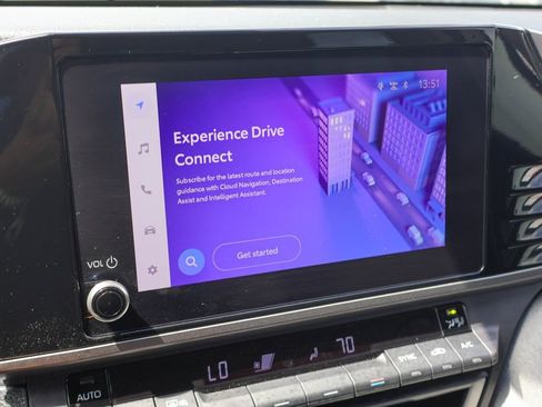 Used 2025 Toyota Camry LE image 3