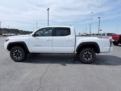 Used 2023 Toyota Tacoma TRD Off-Road w/ TRD Premium Off Road Package image 5